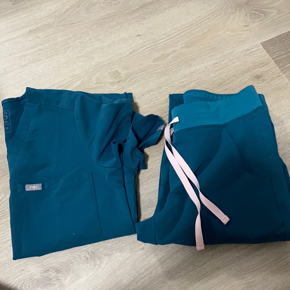 Figs Caribbean Blue scrubs set XS
